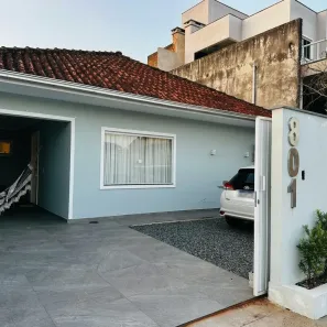 Casa com 2 Quartos à venda, 180m² no Jardim Iririú, Joinville
