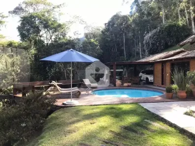 Casa com 5 Quartos à venda, 300m² no Corrêas, Petrópolis