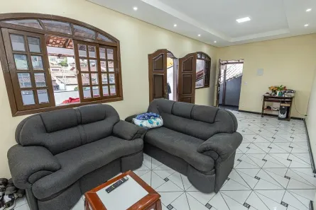 Casa com 3 Quartos à venda, 230m² no Heliópolis, Belo Horizonte