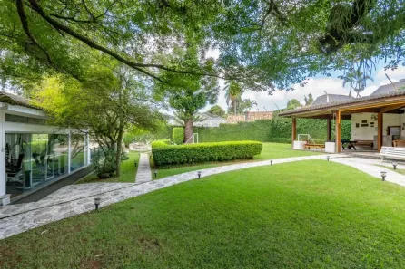 Casa de Condomínio com 5 Quartos para venda ou aluguel, 953m² no Chácara Monte Alegre, São Paulo
