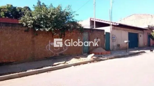Casa com 3 Quartos à venda, 54m² no Vila Sion, Montes Claros