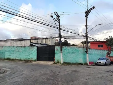 Galpão/Depósito/Armazém à venda, 700m² no Jardim Cláudia, São Paulo