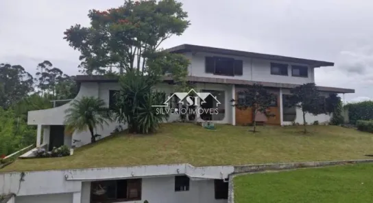 Casa com 5 Quartos para alugar, 700m² no Valparaíso, Petrópolis