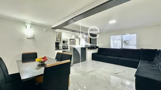 Apartamento com 2 Quartos para alugar, 75m² no Centro, Florianópolis