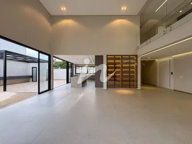 Casa com 4 Quartos à venda, 392m² no Laranjeiras, Uberlândia
