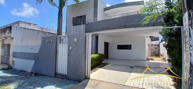 Casa com 4 Quartos à venda, 180m² no Candelária, Natal