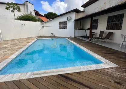 Casa com 4 Quartos à venda, 420m² no Candelária, Natal