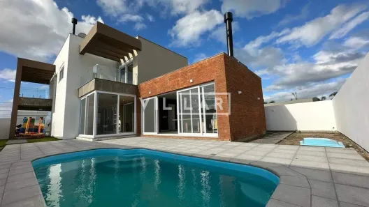 Casa de Condomínio com 4 Quartos à venda, 267m² no Laranjal, Pelotas