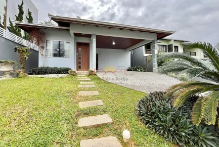 Casa com 4 Quartos à venda, 154m² no Floresta, Joinville