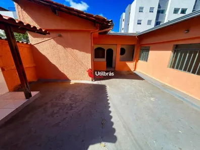 Casa com 2 Quartos para alugar, 70m² no Padre Eustáquio, Belo Horizonte