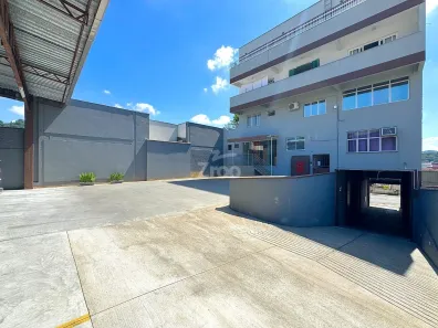 Sala Comercial para alugar, 100m² no Água Verde, Blumenau