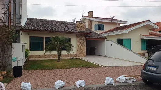 Casa de Condomínio com 3 Quartos para alugar, 300m² no Parque Residencial Itapeti, Mogi das Cruzes