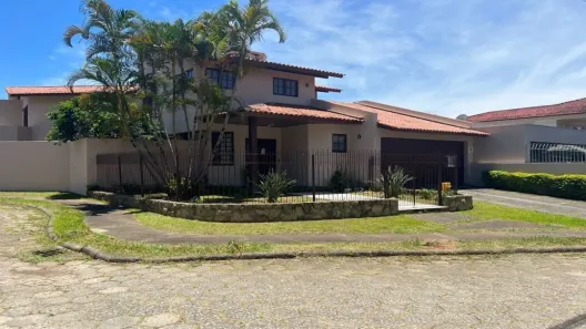 Casa com 4 Quartos à venda, 572m² no Córrego Grande, Florianópolis