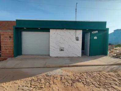 Casa com 3 Quartos para alugar, 210m² no Tiradentes, Juazeiro do Norte