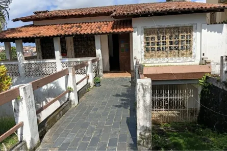 Casa de Condomínio com 3 Quartos para alugar, 270m² no Itapuã, Salvador