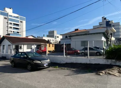 Lote/Terreno à venda, 720m² no Praia Comprida, São José
