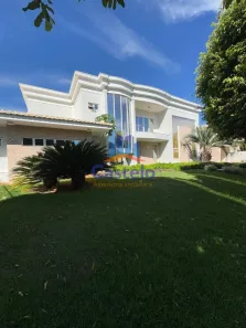 Sobrado com 4 Quartos à venda, 688m² no Zona III, Umuarama