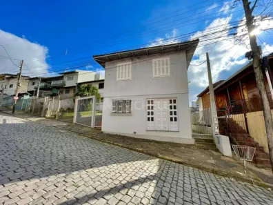 Casa com 3 Quartos para alugar, 66m² no Rio Branco, Caxias do Sul