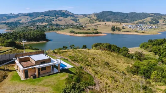 Casa com 2 Quartos à venda, 150m² no Bairro dos Limas, Joanópolis