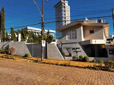 Casa com 4 Quartos à venda, 350m² no Centro, Passo Fundo