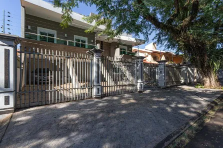 Sobrado com 5 Quartos para alugar, 700m² no Zona 04, Maringá
