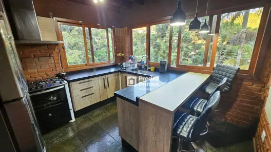 Casa com 3 Quartos à venda, 400m² no Santa Elisa, Nova Friburgo
