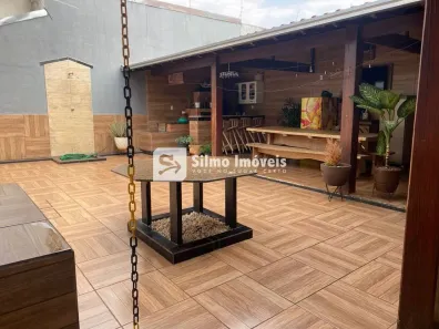 Sobrado com 4 Quartos à venda, 200m² no Santa Rosa, Uberlândia