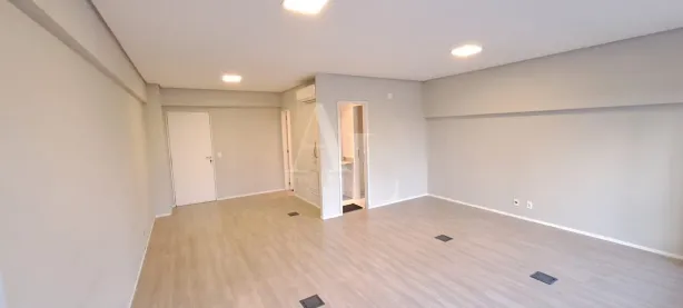 Sala Comercial para alugar, 42m² no Green Valley Alphaville, Barueri