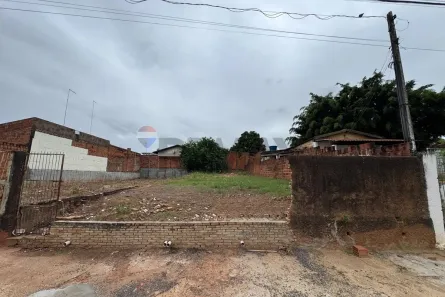 Lote/Terreno à venda, 300m² no Labaté, Lins