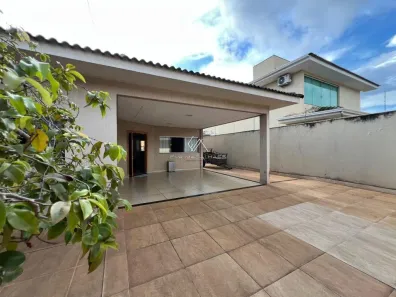 Casa com 3 Quartos à venda, 220m² no Jardim América, Goiânia