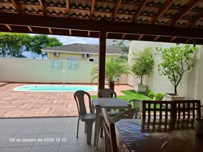 Casa de Condomínio com 5 Quartos à venda, 220m² no Loteamento Villa Branca, Jacareí