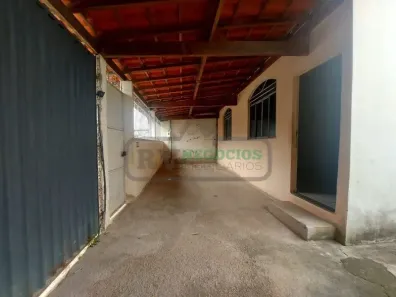 Casa com 2 Quartos à venda, 317m² no Grama, Juiz de Fora