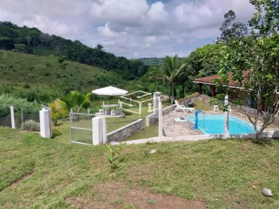 Fazenda/Sítio com 5 Quartos à venda, 350m² no Centro, Moreno