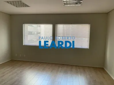 Sala Comercial à venda, 30m² no Vila Olímpia, São Paulo