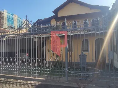 Casa com 3 Quartos à venda, 252m² no Camargos, Belo Horizonte