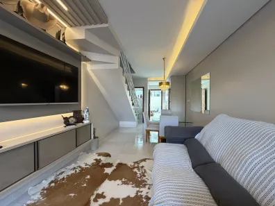 Sobrado com 2 Quartos à venda, 60m² no Forquilhas, São José