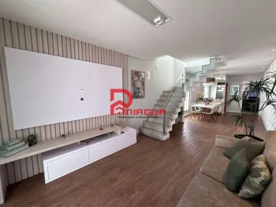 Sobrado com 3 Quartos para alugar, 142m² no Canto do Forte, Praia Grande