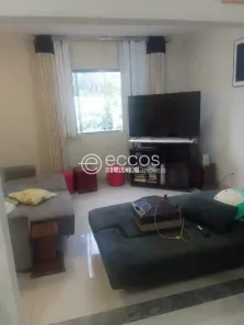 Casa com 3 Quartos à venda, 206m² no Umuarama, Uberlândia