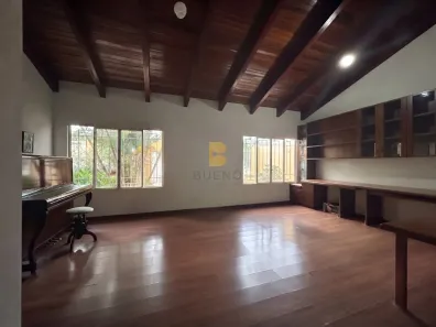 Sobrado com 3 Quartos à venda, 272m² no Santa Rosa, Cuiabá