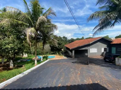 Fazenda/Sítio com 5 Quartos para alugar, 272m² no Rui Barbosa, Londrina