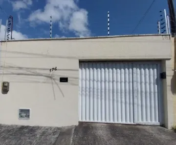 Casa com 4 Quartos para alugar, 230m² no Engenheiro Luciano Cavalcante, Fortaleza
