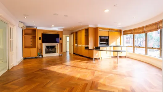 Apartamento com 3 Quartos para alugar, 337m² no Moinhos de Vento, Porto Alegre