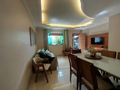 Casa com 3 Quartos à venda, 121m² no Cabral, Contagem