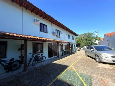 Casa de Condomínio com 2 Quartos à venda, 63m² no Palmeiras, Cabo Frio
