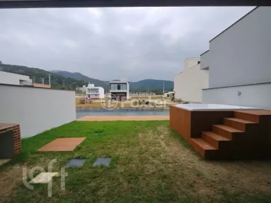 Casa de Condomínio com 3 Quartos à venda, 132m² no Beira Rio, Biguaçu