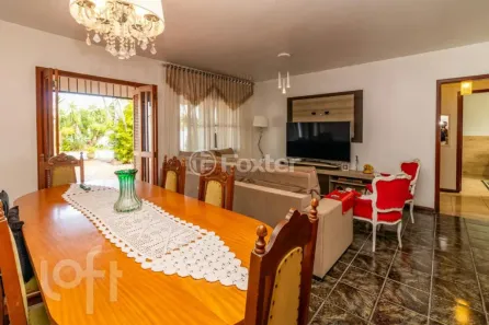 Casa com 2 Quartos à venda, 160m² no Vila Nova, Porto Alegre