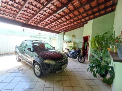 Casa com 3 Quartos à venda, 212m² no Santa Mônica, Uberlândia
