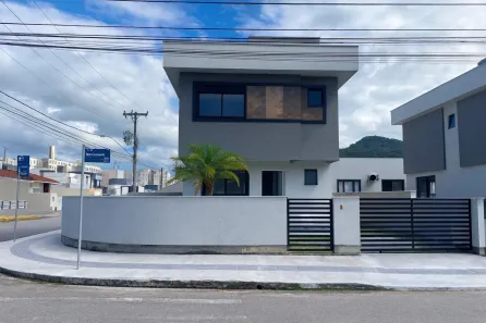 Sobrado com 2 Quartos à venda, 88m² no Bela Vista, Palhoça