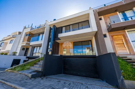 Casa com 3 Quartos à venda, 249m² no Vista Alegre, Curitiba