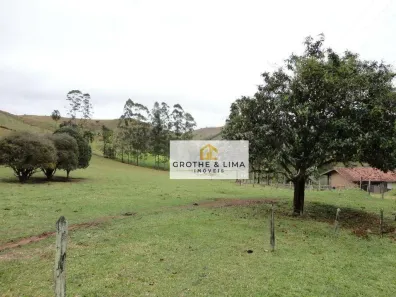 Fazenda/Sítio com 5 Quartos à venda, 400m² no Centro, Taubaté